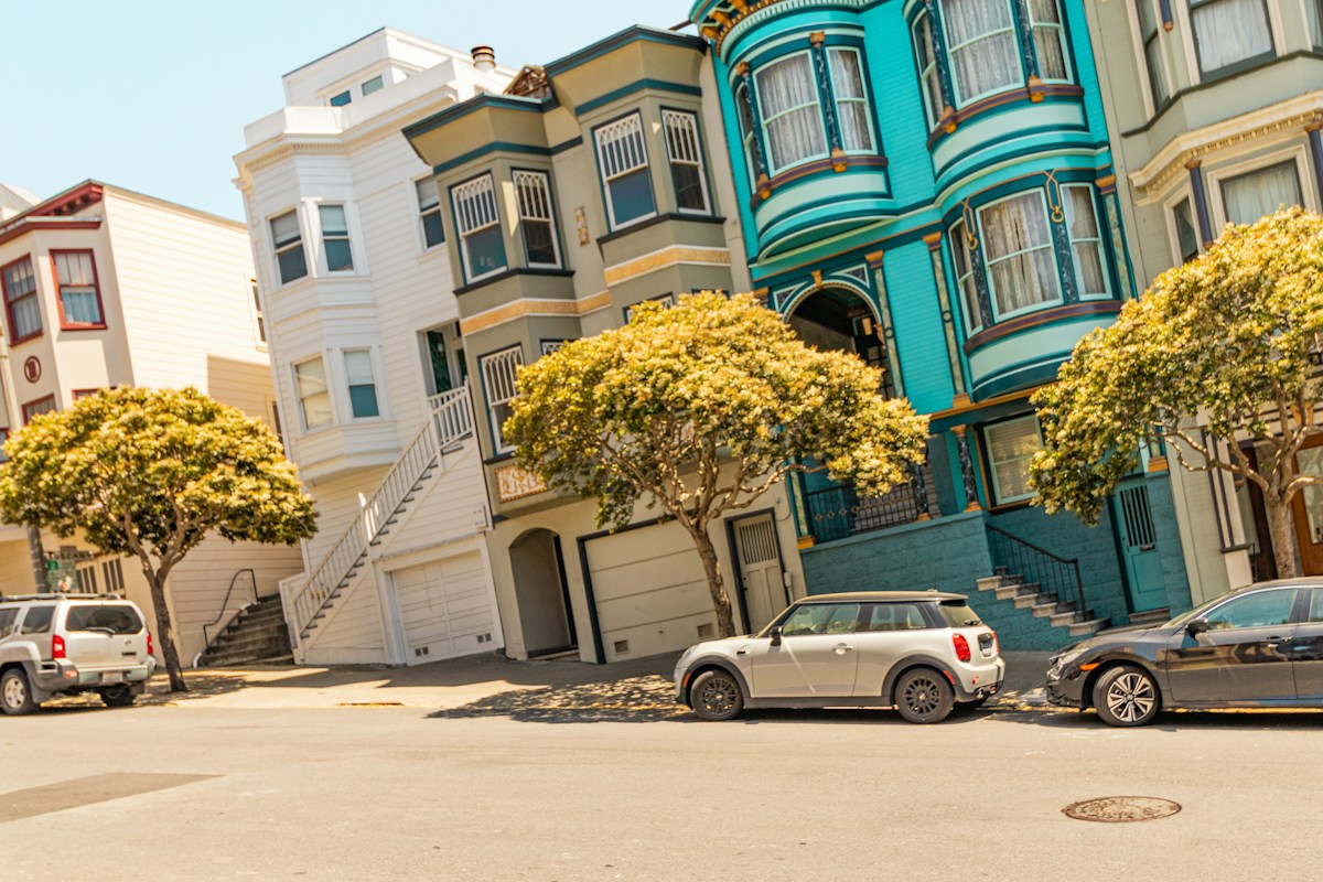 Sunlit homes on a San Francisco neighborhood street