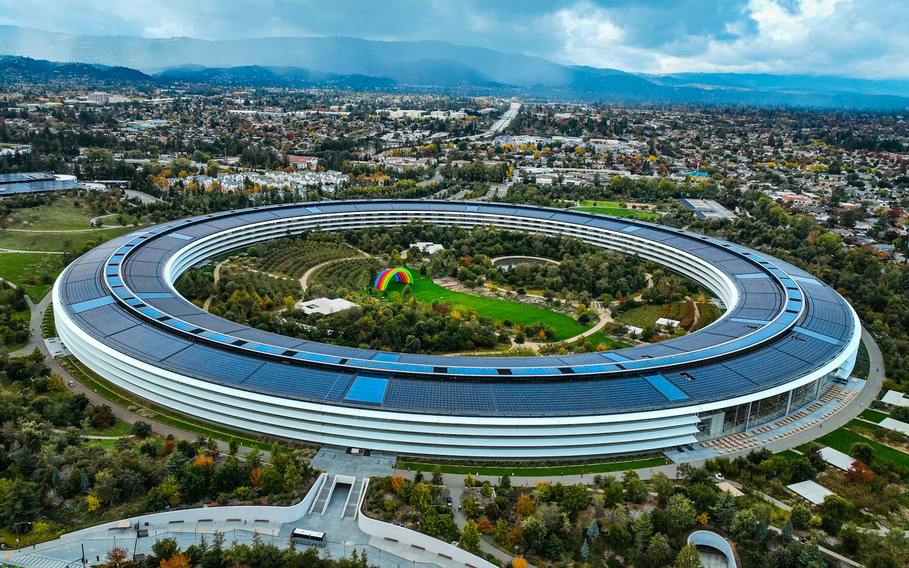 Aerial view of Apple Park in Cupertino